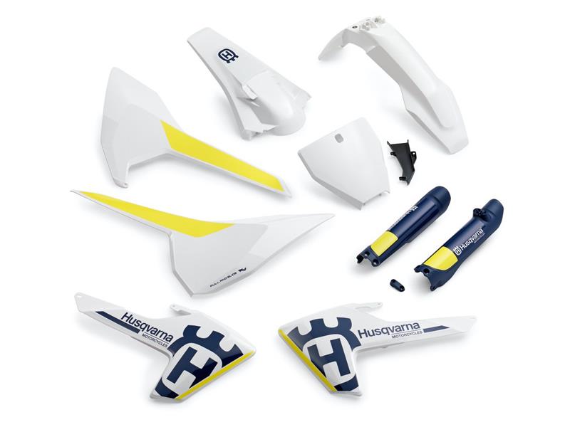 Plastic parts set